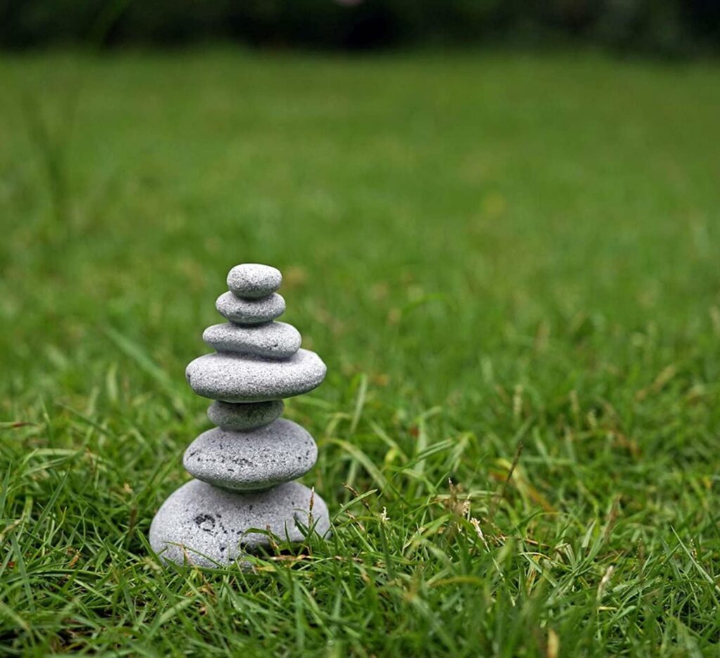 Sdeetesamjun 2 PCS Zen Stacking Stones, Handmade Rocks Statues Japanese Garden Decor, Office Relaxing Yoga Meditation Accessories (2 PCS)